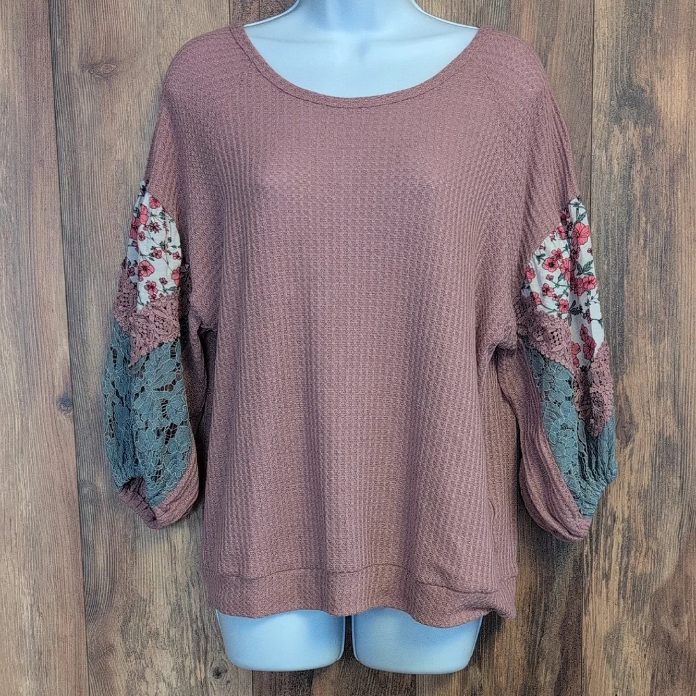 Umgee Dusty Rose Waffle Knit Blouse with Floral Lace Accents S              M588